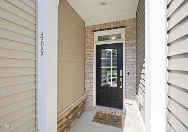 Photo 3 of Townhouse for sale at 409 Great Eno Path, Hillsborough, NC 27278 | MLS# 10189511 | Listing updated on 2026-08-29