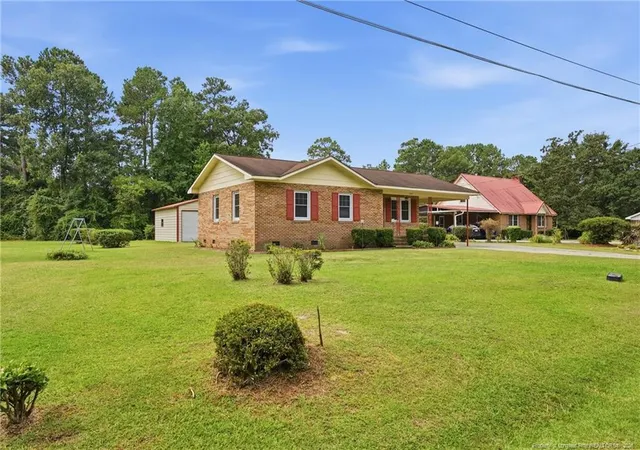Photo 4 of Single family home for sale at 290 Nealy Ave, Lumberton, NC 28360 | MLS# 768404 | Listing updated on 2026-08-29