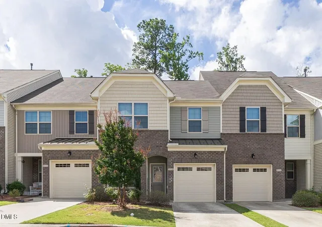 Townhouse for sale at 1021 Contessa Dr, Cary, NC 27513 | MLS# 10189538