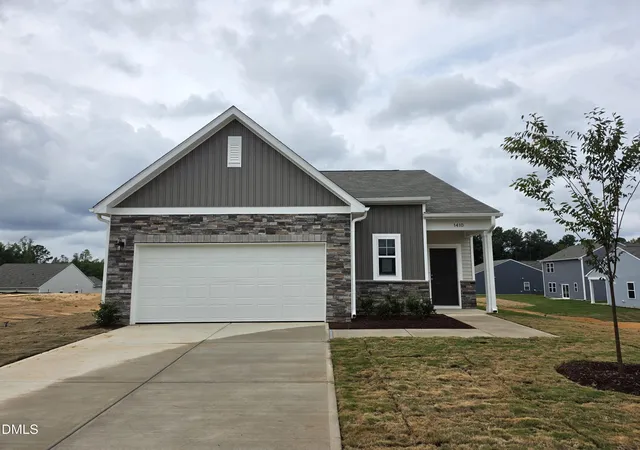 Photo 1 of Single family home for sale at 1410 Centerview Dr, Nashville, NC 27856 | MLS# 10189562 | Listing updated on 2026-09-20