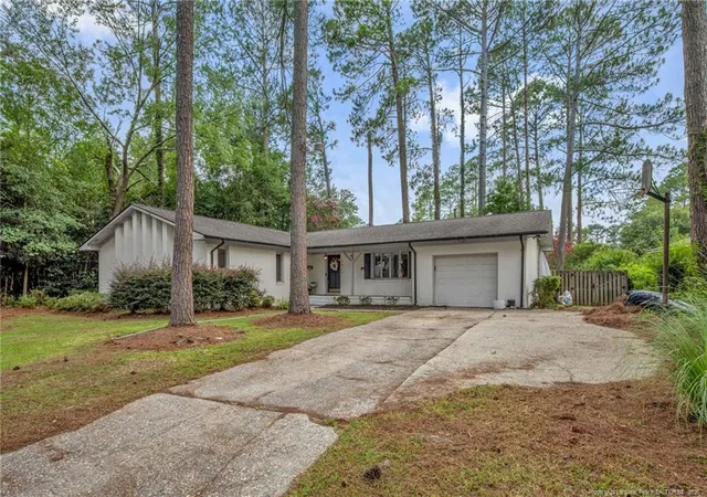 Photo 2 of Single family home for sale at 3315 Jura Dr, Fayetteville, NC 28303 | MLS# 768556 | Listing updated on 2026-09-17
