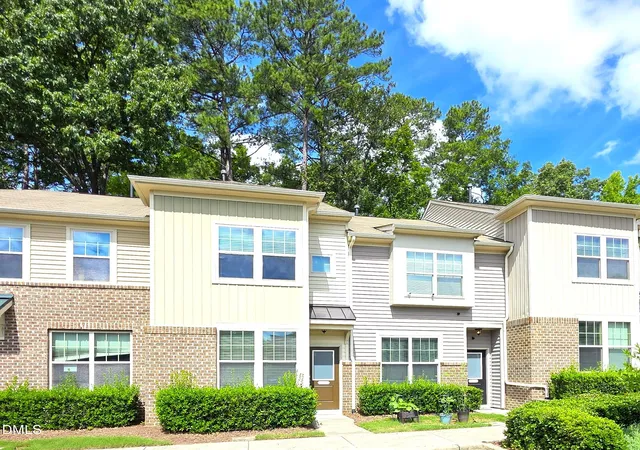Photo 2 of Townhouse for sale at 18 Pocono Dr, Durham, NC 27705 | MLS# 10189643 | Listing updated on 2026-08-31