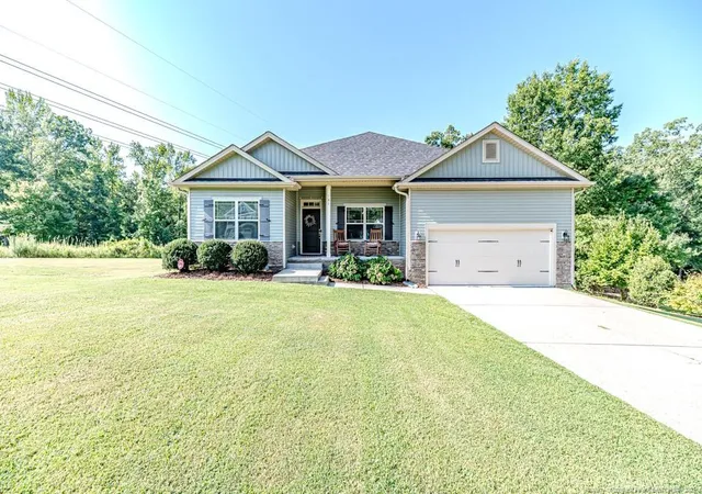 Photo 4 of Single family home for sale at 181 Greenwich Dr, Sanford, NC 27330 | MLS# 768562 | Listing updated on 2026-08-30