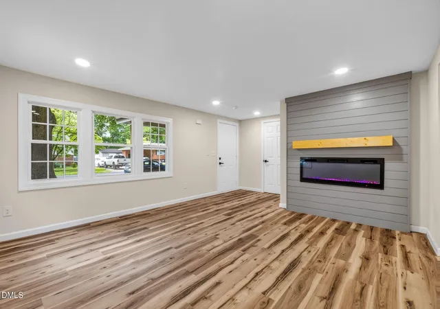 Photo 2 of Single family home for sale at 107 W Underwood Ave, Smithfield, NC 27577 | MLS# 10189825 | Listing updated on 2026-09-04