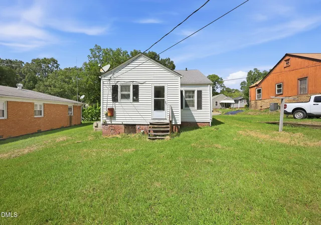 Photo 3 of Sale Pending at 1715 Marion St, Greensboro, NC 27403 | MLS# 10189722 | Listing updated on 2026-09-02