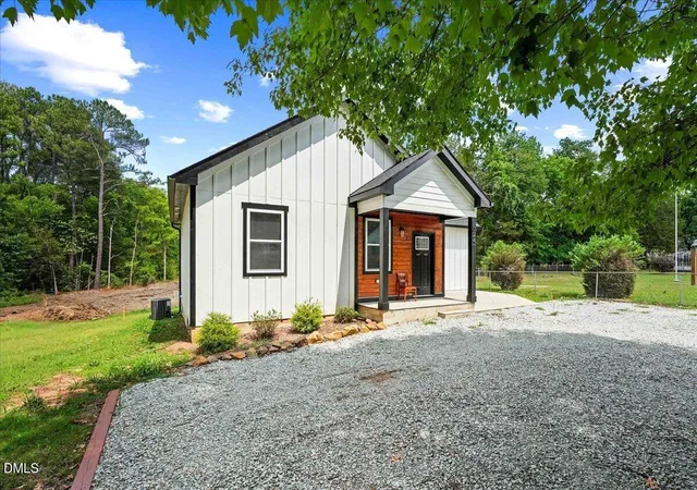 Listing Photo 4 - Condo for sale in building located at 3241 Rowena Ave, Durham, NC 27703