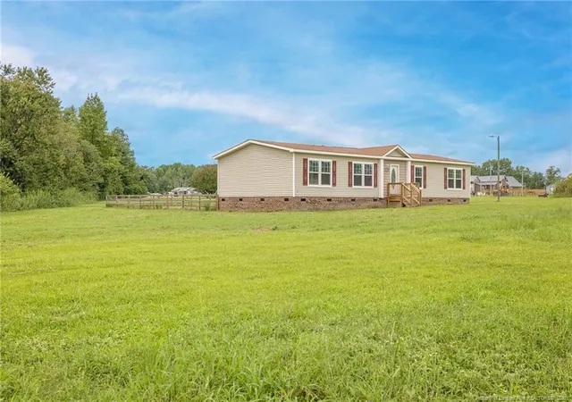 Photo 3 of Manufactured home for sale at 1039 Edgewater Dr, Raeford, NC 28376 | MLS# 768644 | Listing updated on 2026-08-31