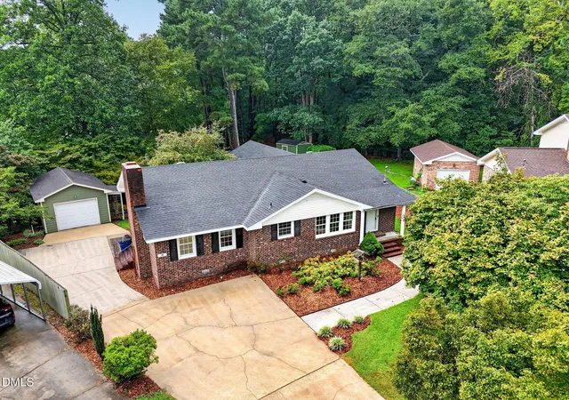 Photo 2 of Single family home for sale at 63 White Oak Dr, Smithfield, NC 27577 | MLS# 10189838 | Listing updated on 2026-09-20