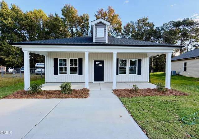 Photo 1 of Single family home for sale at 1011 E Maplewood Dr #A, Benson, NC 27504 | MLS# 10194025 | Listing updated on 2026-10-30