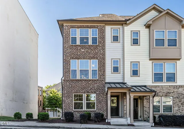 Townhouse for sale at 440 Oak Pine Dr, Apex, NC 27502 | MLS# 10196014