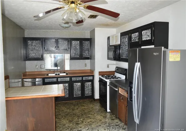 Photo 2 of Single family home for sale at 1112 Strathdon Ave, Fayetteville, NC 28304 | MLS# 771715 | Listing updated on 2026-10-30