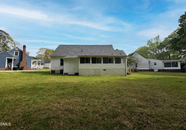 Photo 16 of Single family home for sale at 637 Yates Pl, Zebulon, NC 27597 | MLS# 10159539 | Listing updated on 2026-05-13