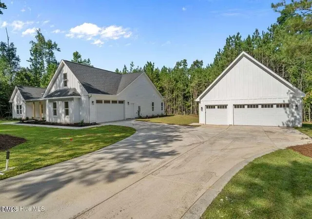 Photo 1 of Sale Pending at 2727 US 1 Hwy, Carthage, NC 28327 | MLS# 10144345 | Listing updated on 2026-04-07