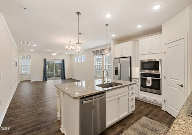 3rd image of 6434 Crown Pkwy, Durham, NC 27703 | MLS# 10150951