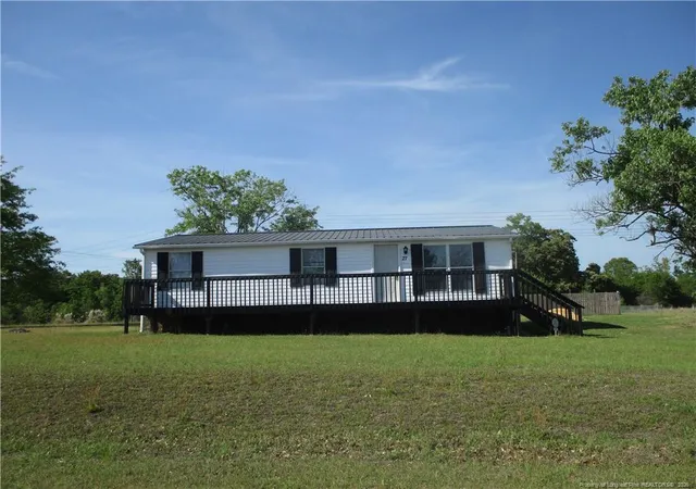 Photo 1 of Manufactured home for sale at 27 Skylark Ln, Saint Pauls, NC 28384 | MLS# 760994 | Listing updated on 2026-04-23