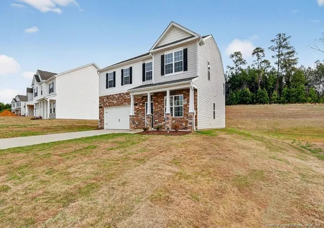 Photo 3 of Sale Pending at 1043 Misty Creek Dr, Aberdeen, NC 28315 | MLS# 752269 | Listing updated on 2026-04-30