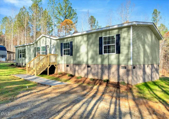 Photo 2 of Manufactured home for sale at 124 Cherryville Ln, Henderson, NC 27537 | MLS# 10160928 | Listing updated on 2026-04-18