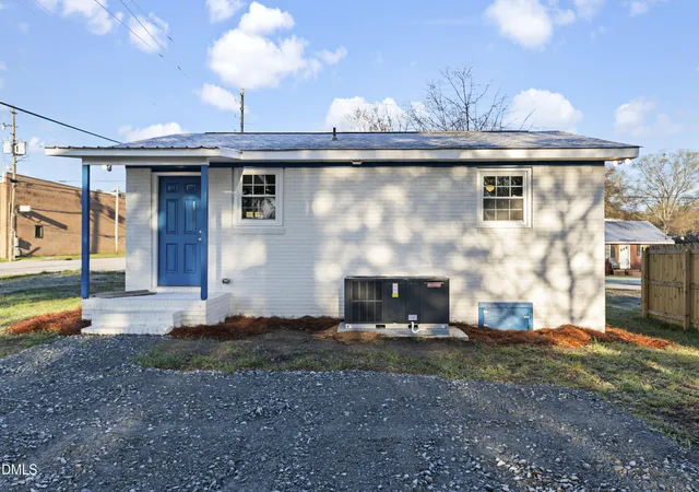 Photo 16 of Single family home for sale at 1211 S 1st Street, Lillington, NC 27546 | MLS# 10154987 | Listing updated on 2026-05-12