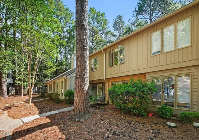 Photo 2 of Townhouse for sale at 104 Old Stable Ct, Chapel Hill, NC 27514 | MLS# 10163014 | Listing updated on 2026-05-11