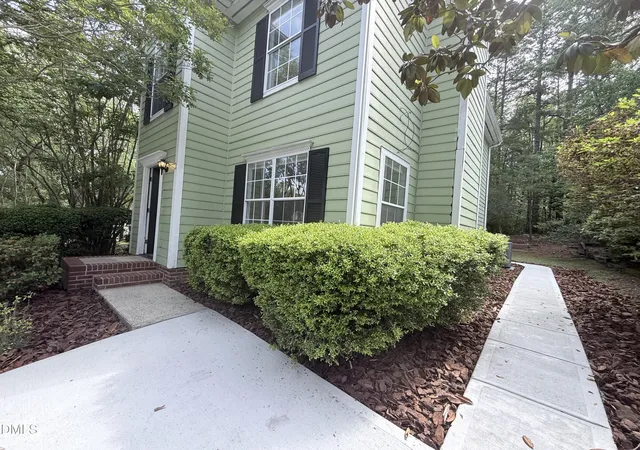 Photo 49 of Sale Pending at 305 Saint Thomas Dr, Chapel Hill, NC 27517 | MLS# 10164407 | Listing updated on 2026-05-03