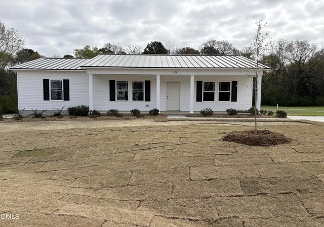 Photo 2 of Single family home for sale at 274 Jacobs Ridge Dr, Four Oaks, NC 27524 | MLS# 10156268 | Listing updated on 2026-05-13