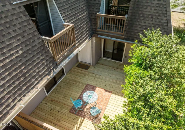 Photo 1 of Sale Pending at 128 Springberry Ln, Chapel Hill, NC 27517 | MLS# 10160739 | Listing updated on 2026-05-04