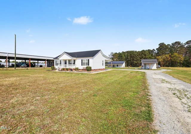 3rd image of 5787 N Carolina 242, Dunn, NC 28334 | MLS# 10156427