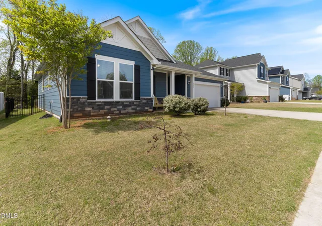 Photo 2 of Single family home for sale at 532 Kayak Ct, Mebane, NC 27302 | MLS# 10158310 | Listing updated on 2026-05-06