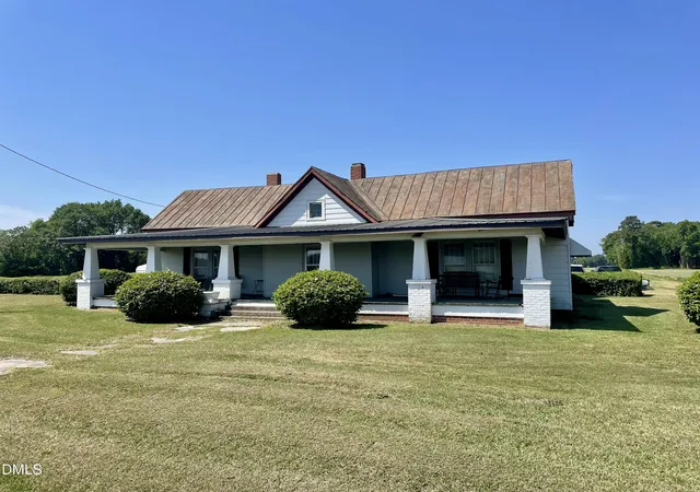 Homes for sale in Mount Olive, NC | 2888 Grantham School Rd, Mount Olive, NC 28365 | MLS# 10162933