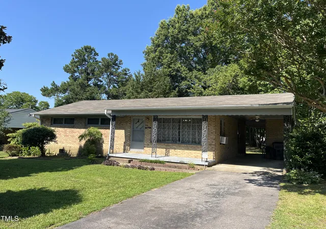 Photo 1 of Single family home for sale at 417 Sunnyview Rd, Henderson, NC 27536 | MLS# 10105349 | Listing updated on 2026-05-12