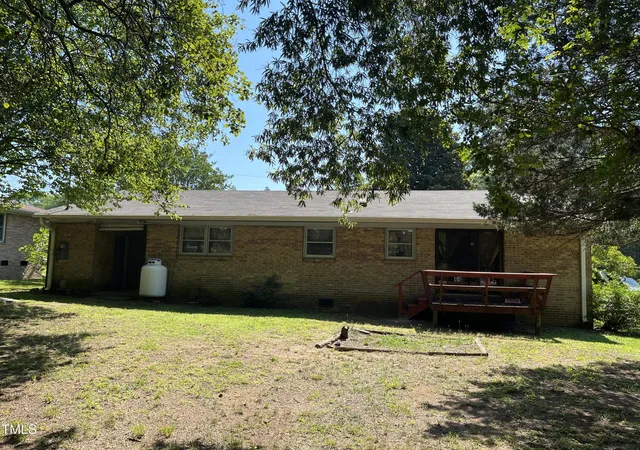 Photo 2 of Single family home for sale at 417 Sunnyview Rd, Henderson, NC 27536 | MLS# 10105349 | Listing updated on 2026-05-12