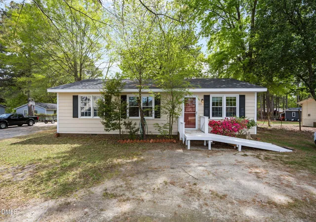 Photo 1 of Sale Pending at 122 E Judd St, Zebulon, NC 27597 | MLS# 10158038 | Listing updated on 2026-05-05