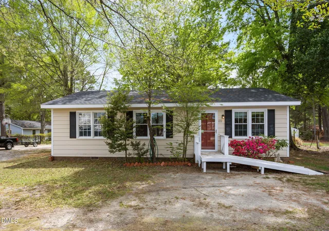 Photo 2 of Sale Pending at 122 E Judd St, Zebulon, NC 27597 | MLS# 10158038 | Listing updated on 2026-05-05