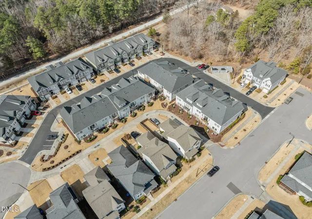 Photo 42 of Sale Pending at 170 Manordale Dr, Chapel Hill, NC 27517 | MLS# 10146858 | Listing updated on 2026-05-07