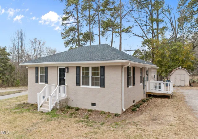 Photo 1 of Sale Pending at 118 Cherry St, Henderson, NC 27536 | MLS# 10151250 | Listing updated on 2026-04-19
