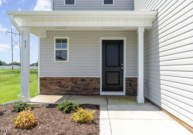 Photo 3 of Sale Pending at 37 Chloe Ct #73, Selma, NC 27576 | MLS# 10102683 | Listing updated on 2026-04-13
