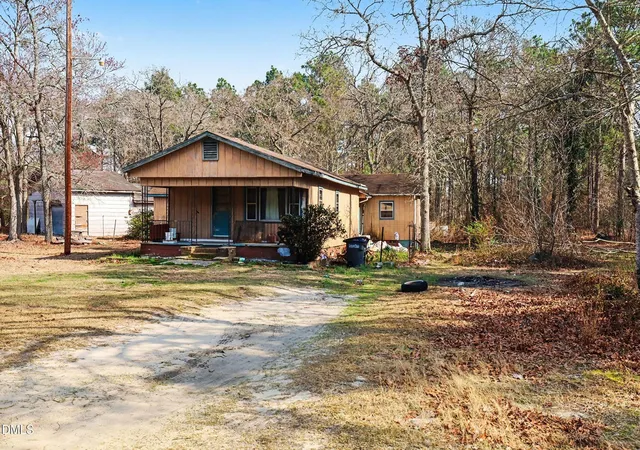 Photo 2 of Sale Pending at 495 Horseshoe Rd, Aberdeen, NC 28315 | MLS# 10135616 | Listing updated on 2026-05-12