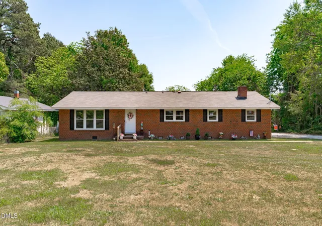 Photo 1 of Single family home for sale at 995 Shawtown Rd, Lillington, NC 27546 | MLS# 10163482 | Listing updated on 2026-04-29