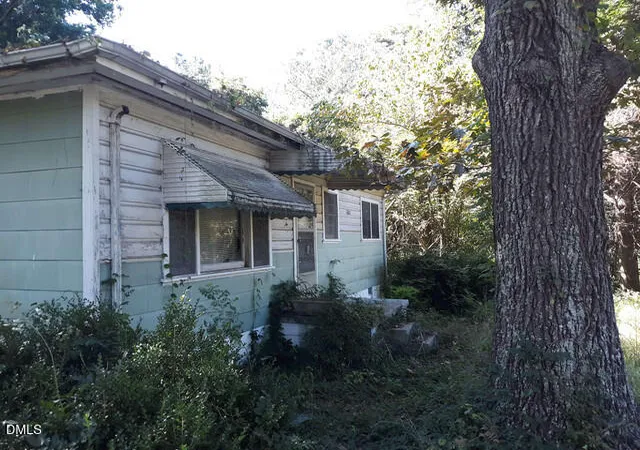 Photo 1 of Single family home for sale at 1302 Hillsboro St, Pittsboro, NC 27312 | MLS# 10158285 | Listing updated on 2026-05-05