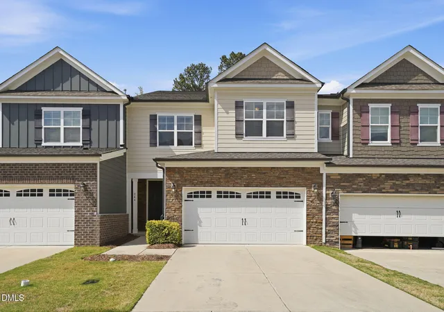 Photo 1 of Sale Pending at 946 Haybeck Ln, Apex, NC 27523 | MLS# 10157651 | Listing updated on 2026-05-04
