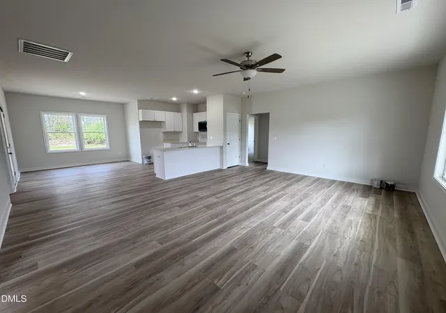 Photo 3 of Single family home for sale at 253 Jacobs Ridge Dr, Four Oaks, NC 27524 | MLS# 10156290 | Listing updated on 2026-05-13