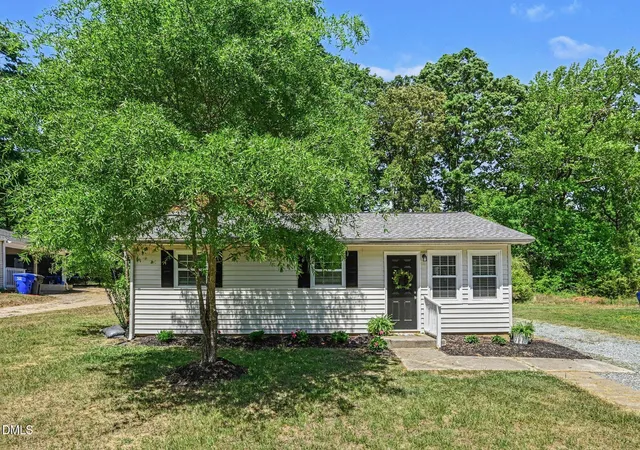Photo 1 of Single family home for sale at 215 Torain St, Hillsborough, NC 27278 | MLS# 10162597 | Listing updated on 2026-05-04