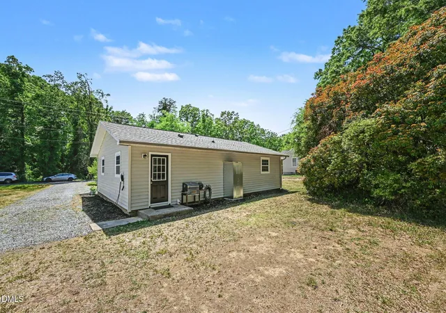 Photo 23 of Single family home for sale at 215 Torain St, Hillsborough, NC 27278 | MLS# 10162597 | Listing updated on 2026-05-04