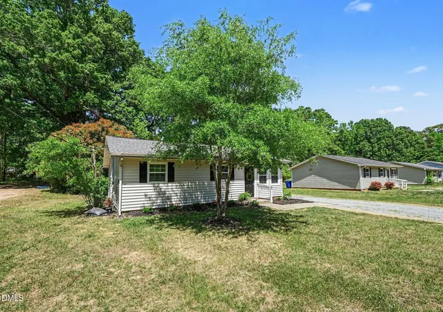 Photo 2 of Single family home for sale at 215 Torain St, Hillsborough, NC 27278 | MLS# 10162597 | Listing updated on 2026-05-04