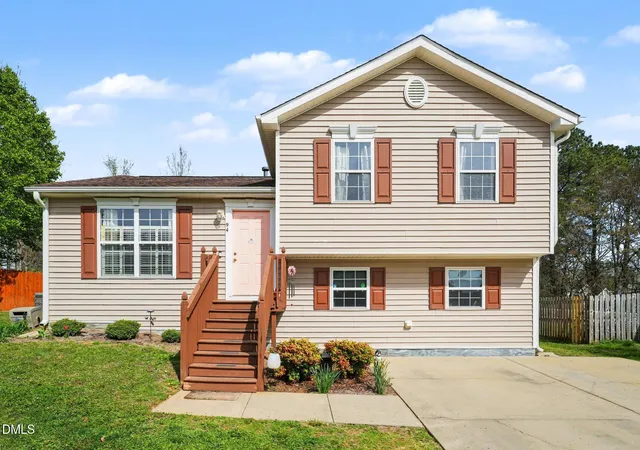 Photo 1 of Single family home for sale at 94 Silverstone Dr, Pittsboro, NC 27312 | MLS# 10155773 | Listing updated on 2026-05-04