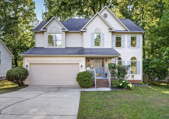 Photo 1 of Sale Pending at 206 Windhover Dr, Chapel Hill, NC 27514 | MLS# 10162348 | Listing updated on 2026-05-04