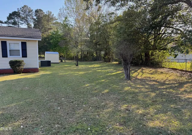 Photo 2 of Single family home for sale at 325 Tuskegee Dr, Laurinburg, NC 28352 | MLS# 10157282 | Listing updated on 2026-05-02