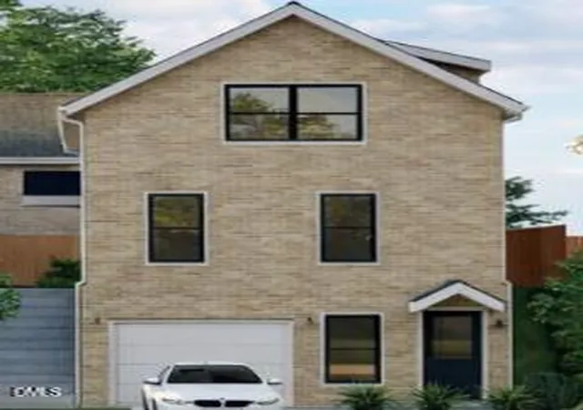 Photo 1 of Single family home for sale at 1502 Washington St, Durham, NC 27701 | MLS# 10162639 | Listing updated on 2026-05-01
