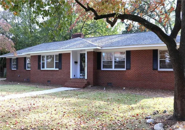 Photo 3 of Single family home for sale at 309 W 26th Street, Lumberton, NC 28358 | MLS# 750615 | Listing updated on 2026-04-17