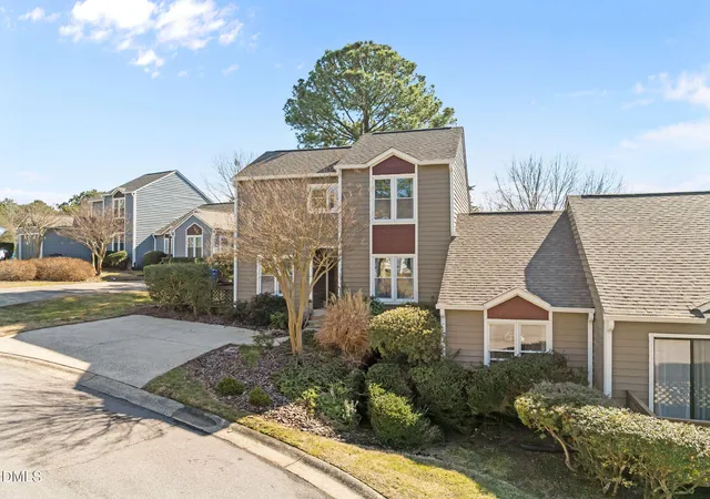 Photo 2 of Sale Pending at 4 Applewood Sq, Durham, NC 27713 | MLS# 10147601 | Listing updated on 2026-03-24